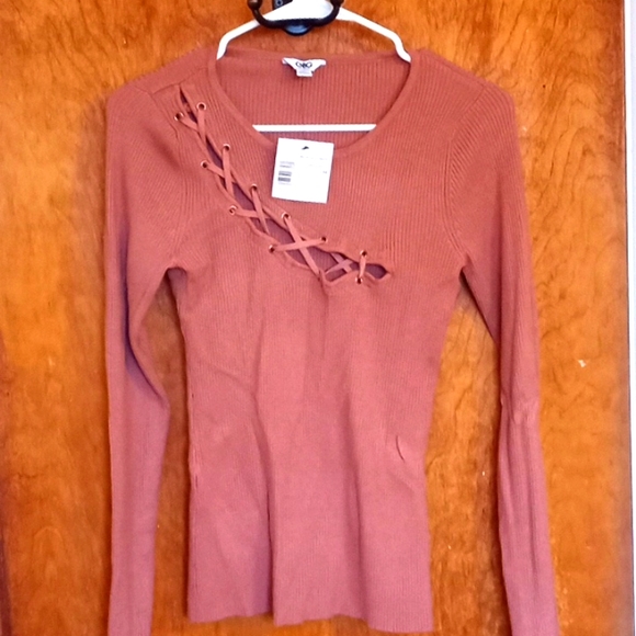 Sweater - Picture 1 of 4